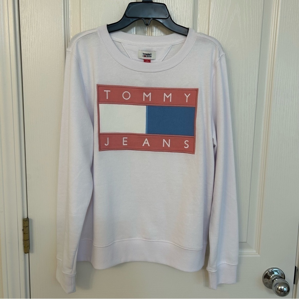 Tommy Hilfiger Women's Classic Crewneck Sweatshirt - Picture 3 of 6